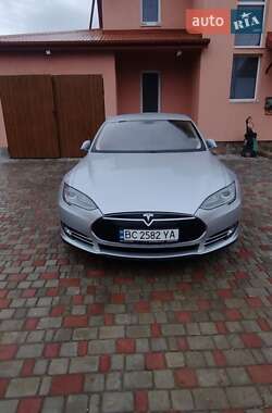 Tesla Model S 2014