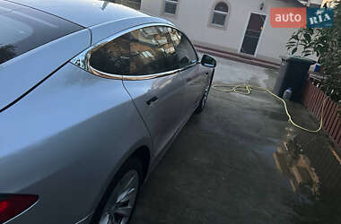 Лифтбек Tesla Model S 2016 в Запорожье