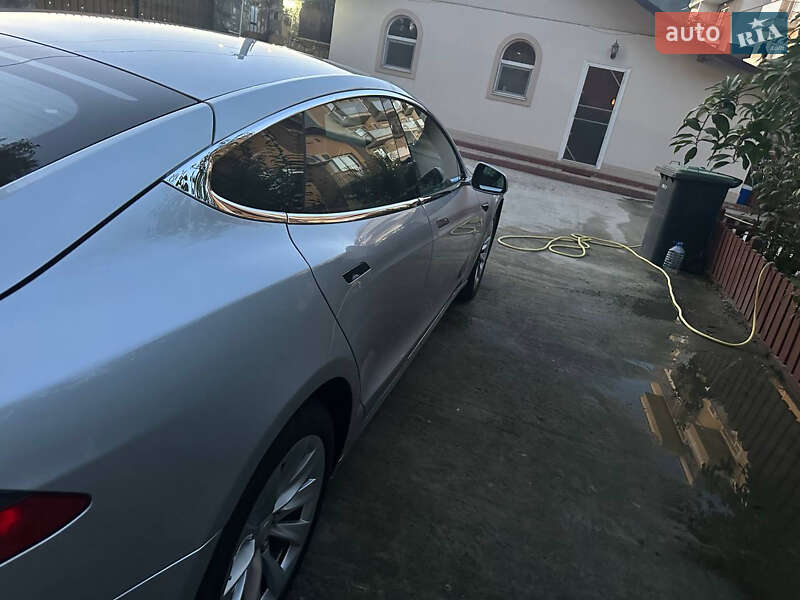 Лифтбек Tesla Model S 2016 в Запорожье