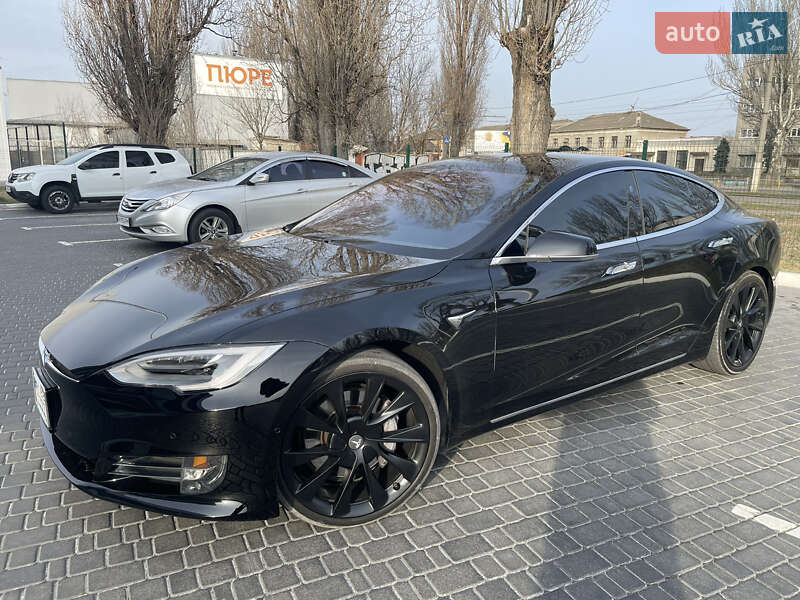 Лифтбек Tesla Model S 2019 в Одессе