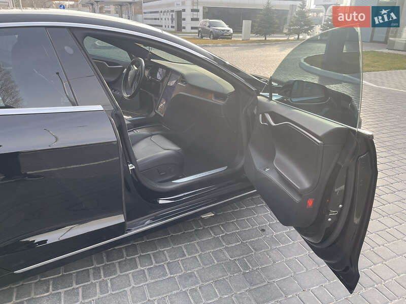 Лифтбек Tesla Model S 2019 в Одессе