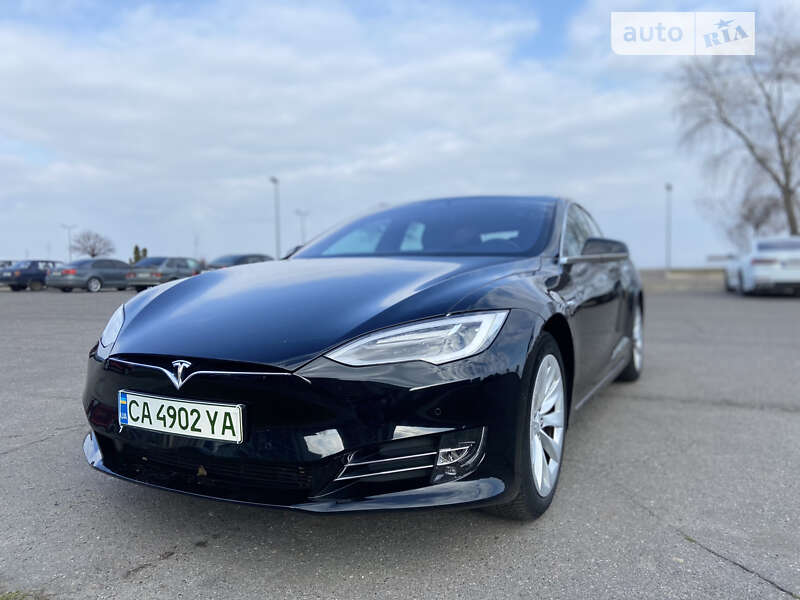 Ліфтбек Tesla Model S 2018 в Черкасах
