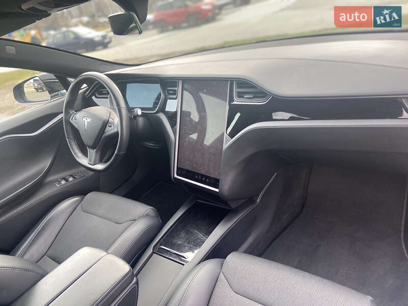 Лифтбек Tesla Model S 2018 в Черкассах