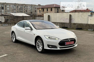 Tesla Model S 2013