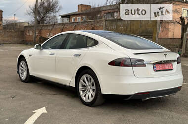 Ліфтбек Tesla Model S 2013 в Дубні