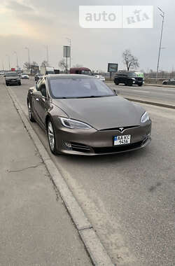 Tesla Model S 2016