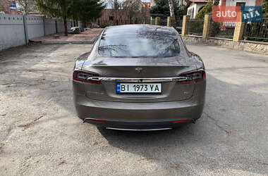 Лифтбек Tesla Model S 2015 в Полтаве