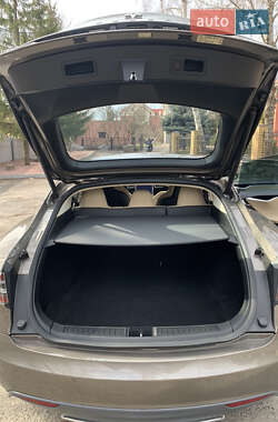 Лифтбек Tesla Model S 2015 в Полтаве