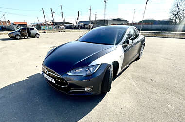 Лифтбек Tesla Model S 2015 в Бородянке