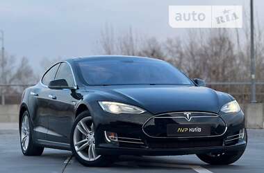 Лифтбек Tesla Model S 2014 в Киеве