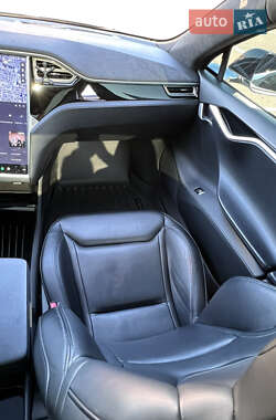 Лифтбек Tesla Model S 2015 в Ровно