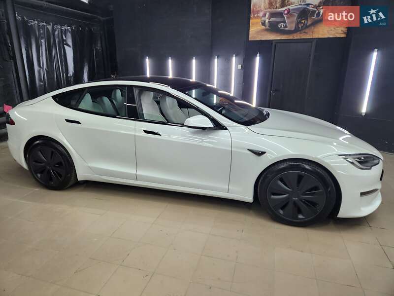 Лифтбек Tesla Model S 2021 в Киеве