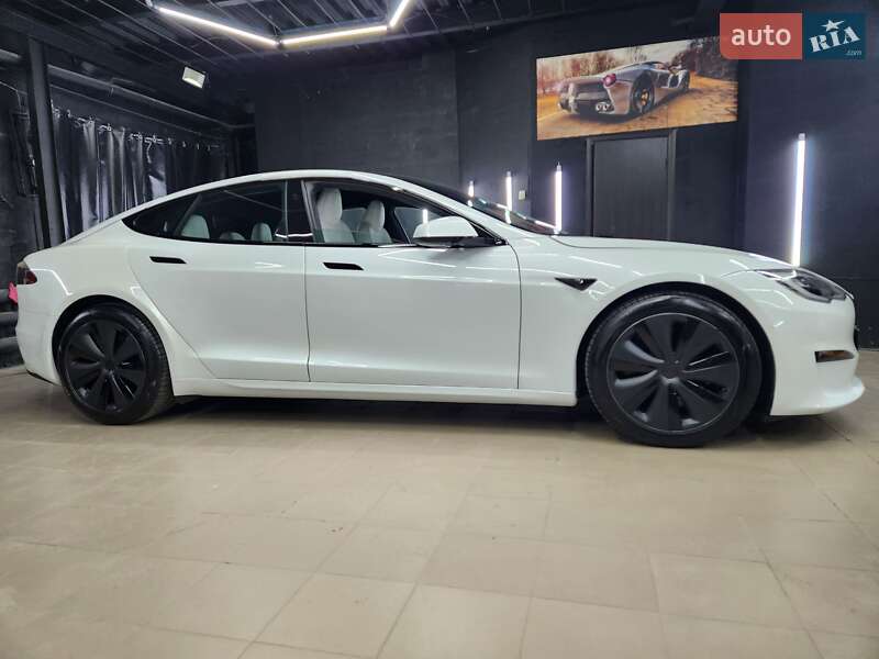 Лифтбек Tesla Model S 2021 в Киеве
