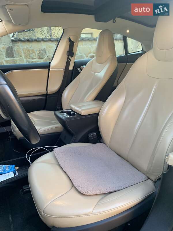 Лифтбек Tesla Model S 2015 в Тернополе