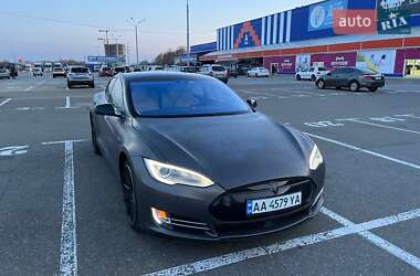 Tesla Model S 2015