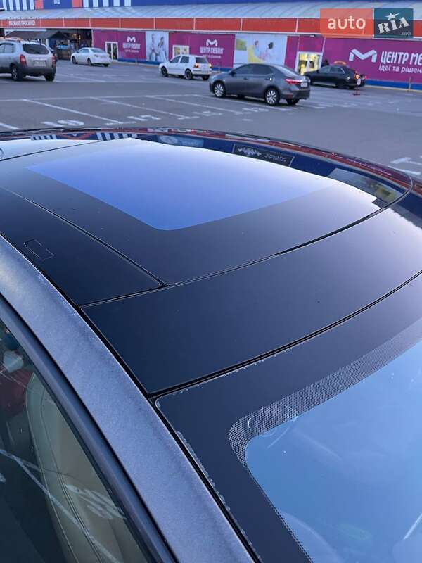 Лифтбек Tesla Model S 2015 в Киеве