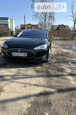 Tesla Model S 2014