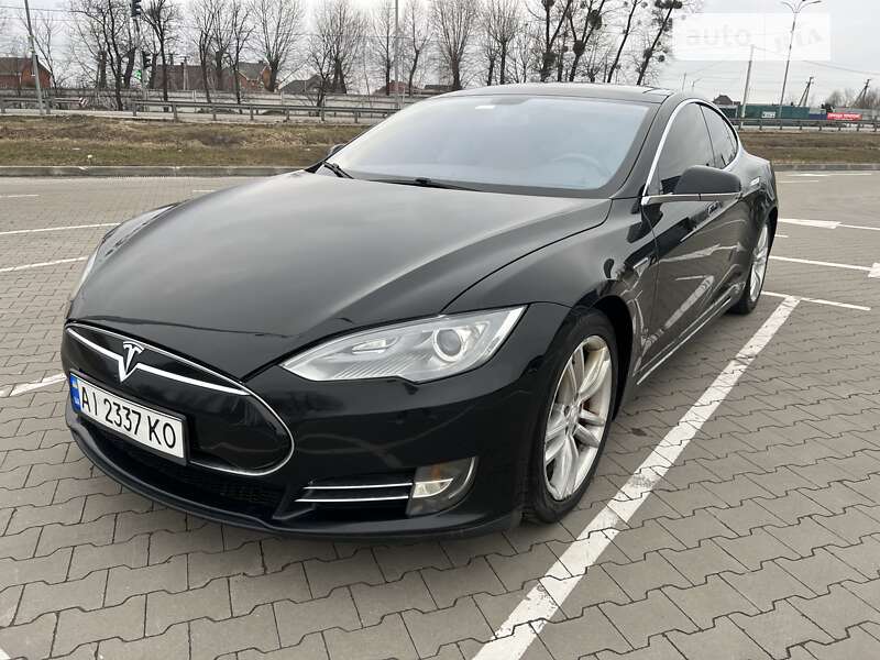 Ліфтбек Tesla Model S 2014 в Вишгороді