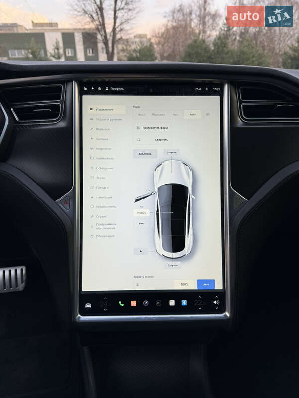 Лифтбек Tesla Model S 2015 в Луцке