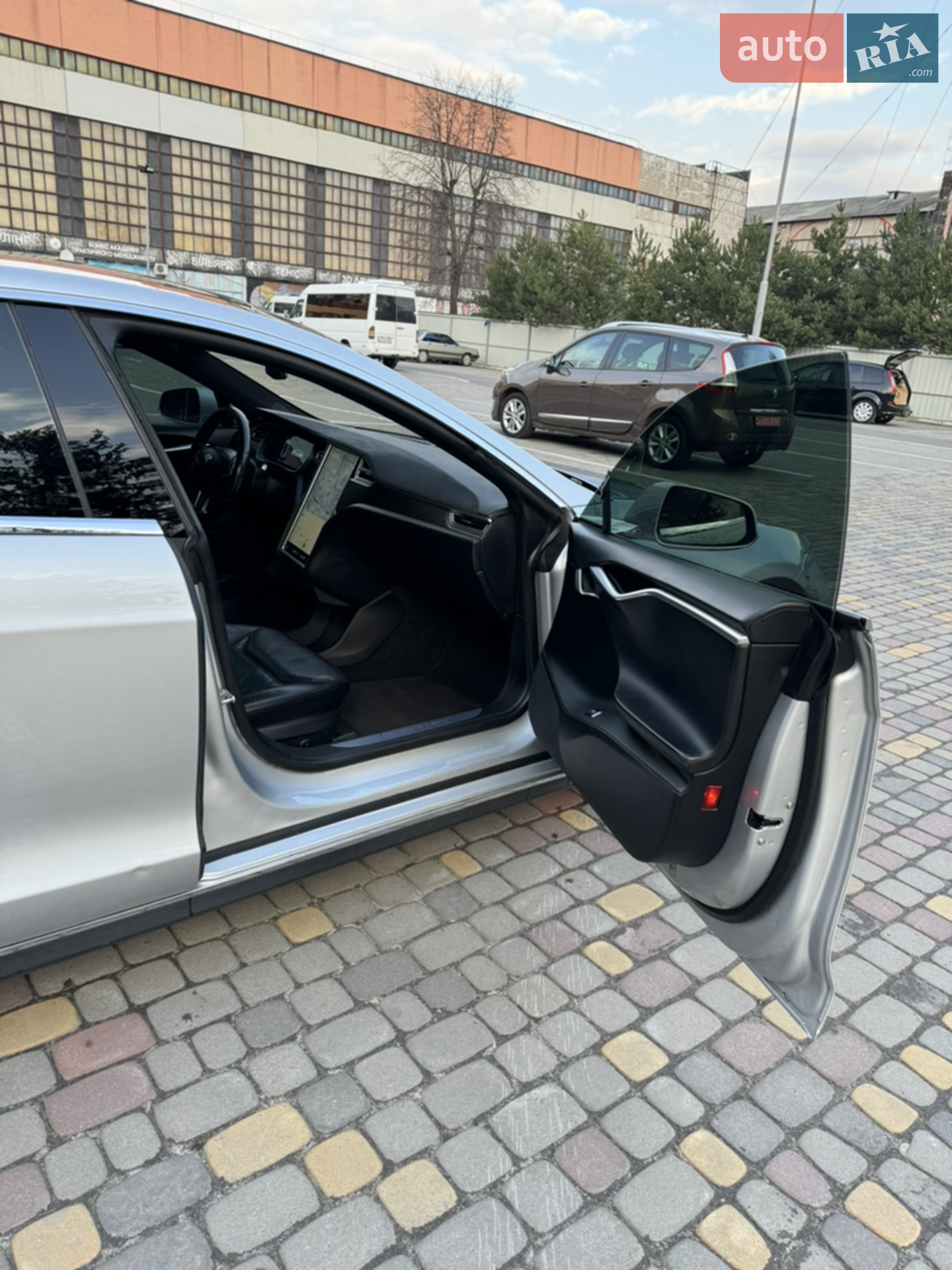 2015 Tesla Model S - мініатюра 26