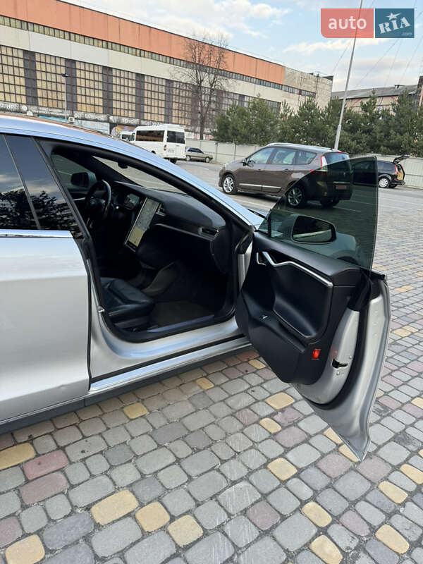 Лифтбек Tesla Model S 2015 в Луцке