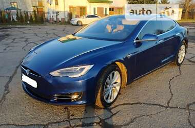 Лифтбек Tesla Model S 2016 в Трускавце