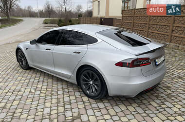 Лифтбек Tesla Model S 2017 в 