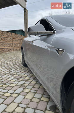 Лифтбек Tesla Model S 2017 в 