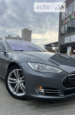 Лифтбек Tesla Model S 2014 в Киеве