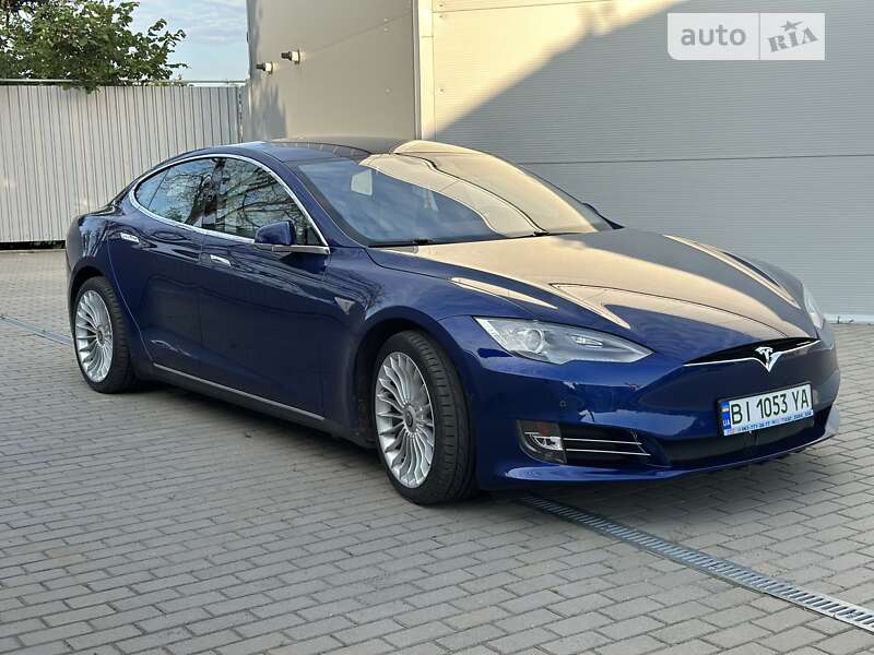 Ліфтбек Tesla Model S 2015 в Полтаві