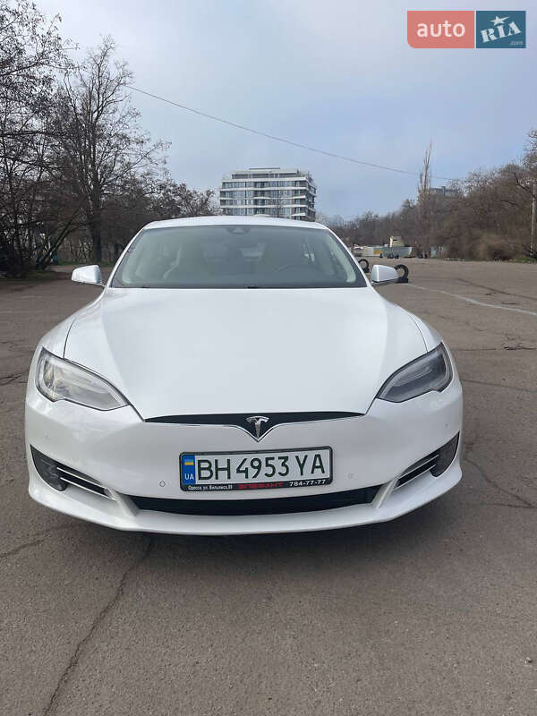 Лифтбек Tesla Model S 2016 в Одессе