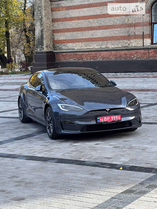 Лифтбек Tesla Model S 2023 в Львове