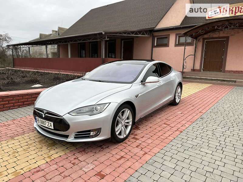 Лифтбек Tesla Model S 2012 в Бершади