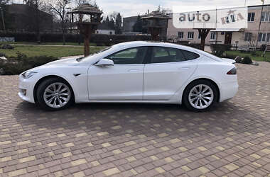 Лифтбек Tesla Model S 2017 в Саврани