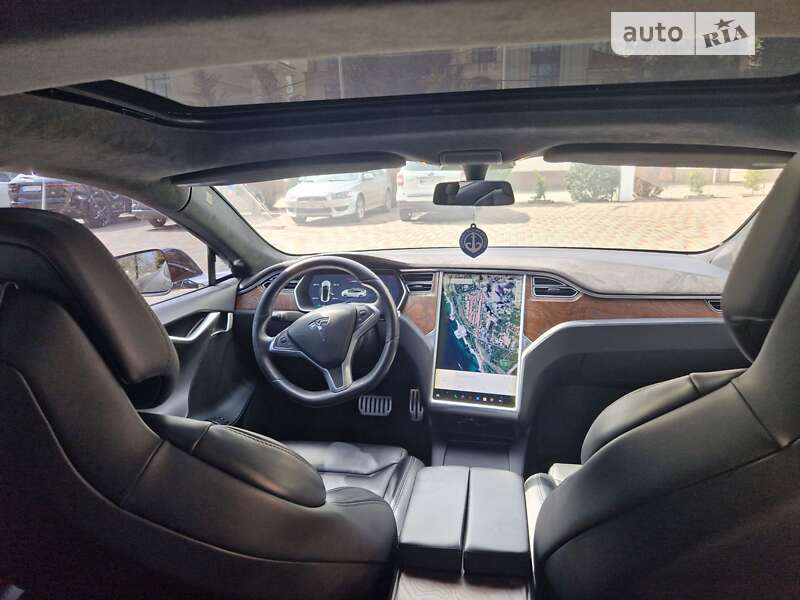 Лифтбек Tesla Model S 2017 в Одессе