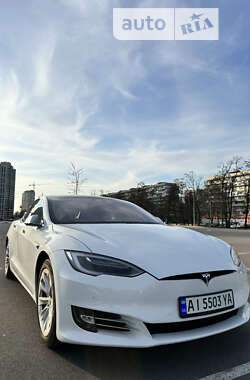 Лифтбек Tesla Model S 2017 в Киеве