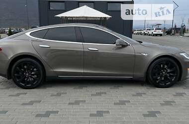 Лифтбек Tesla Model S 2016 в Хусте