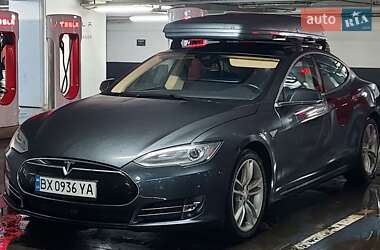 Ліфтбек Tesla Model S 2015 в Кам'янець-Подільському