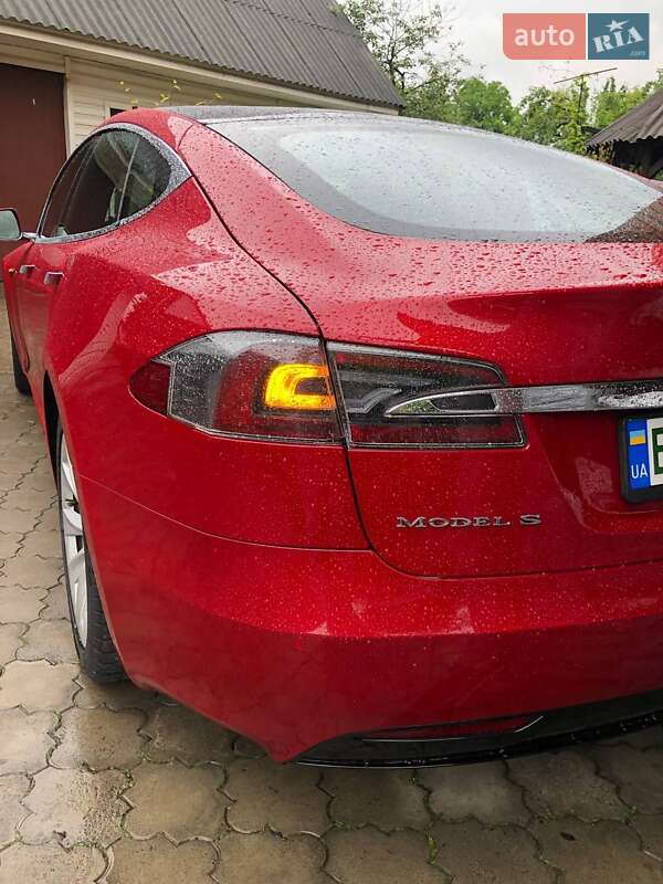 Лифтбек Tesla Model S 2017 в Тернополе
