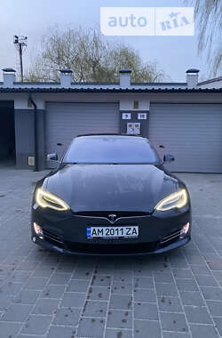 Лифтбек Tesla Model S 2016 в Житомире