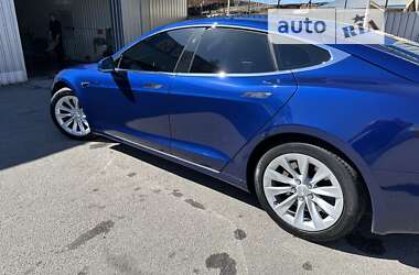 Лифтбек Tesla Model S 2017 в Кропивницком