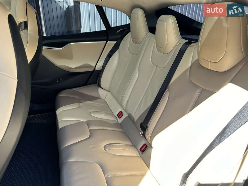 Лифтбек Tesla Model S 2017 в Кропивницком фото 10 Лифтбек Tesla Model S 2017 в Кропивницком