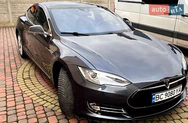Лифтбек Tesla Model S 2015 в Львове