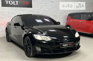 Лифтбек Tesla Model S 2016 в Владимир-Волынском