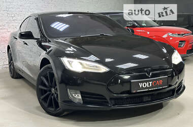 Лифтбек Tesla Model S 2016 в Владимир-Волынском