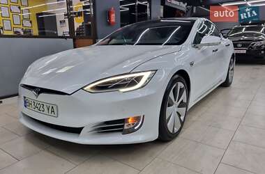 Tesla Model S 2020