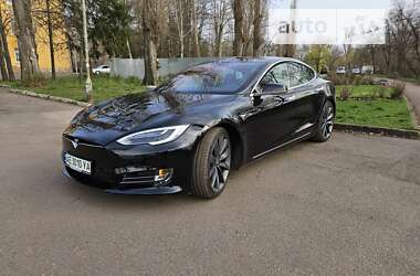Лифтбек Tesla Model S 2017 в Кривом Роге