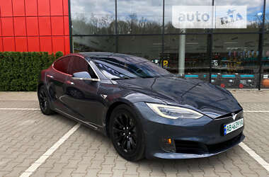 Лифтбек Tesla Model S 2017 в 