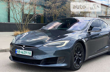 Лифтбек Tesla Model S 2017 в 