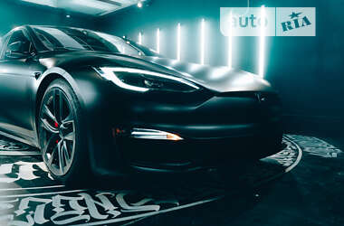 Лифтбек Tesla Model S 2023 в Киеве